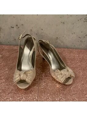 Mootsies Tootsies Satiny Gold Open Toe Sling Back Heels - Size 6.5